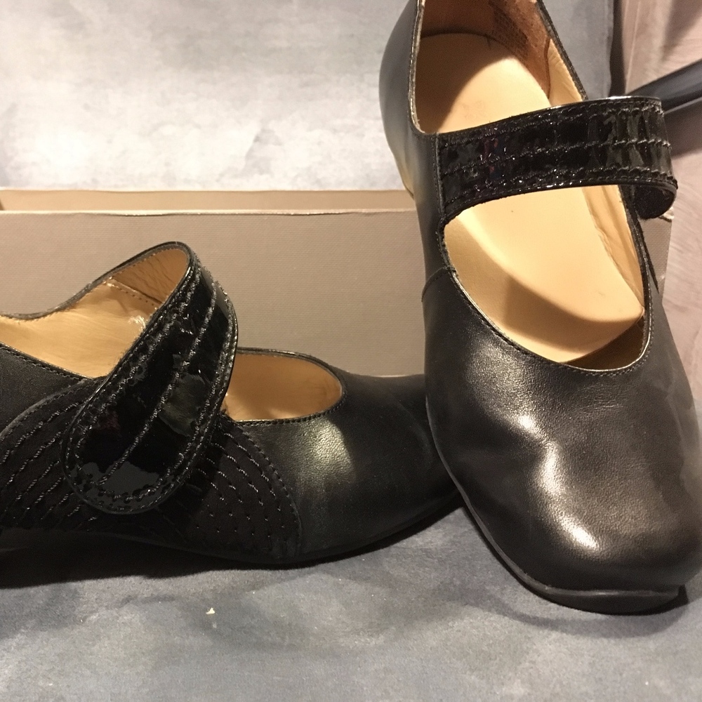 Almost New ziera mary janes 36W